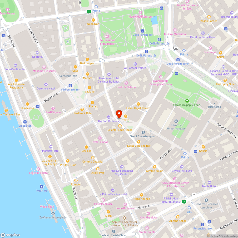 Értelmetlenül lezárt járda a Szervita téren bejelentés helye