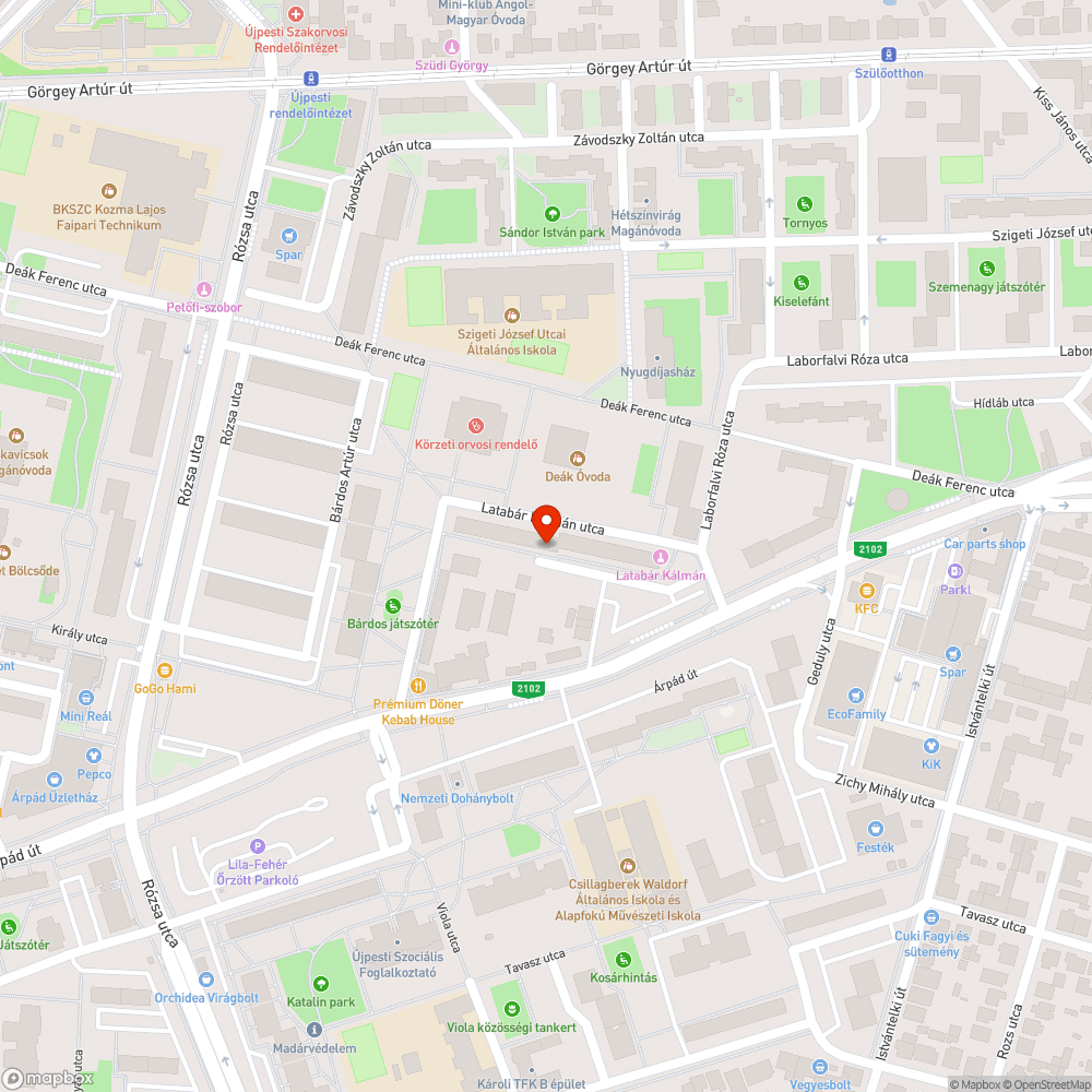 Tavalyi fenyőfa / karácsonyfa várja, hogy elszállítsák.. bejelentés helye