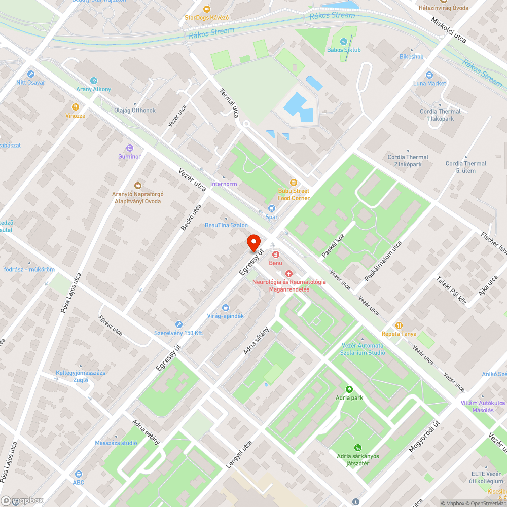 Fehér eperfa termése a megállóban bejelentés helye