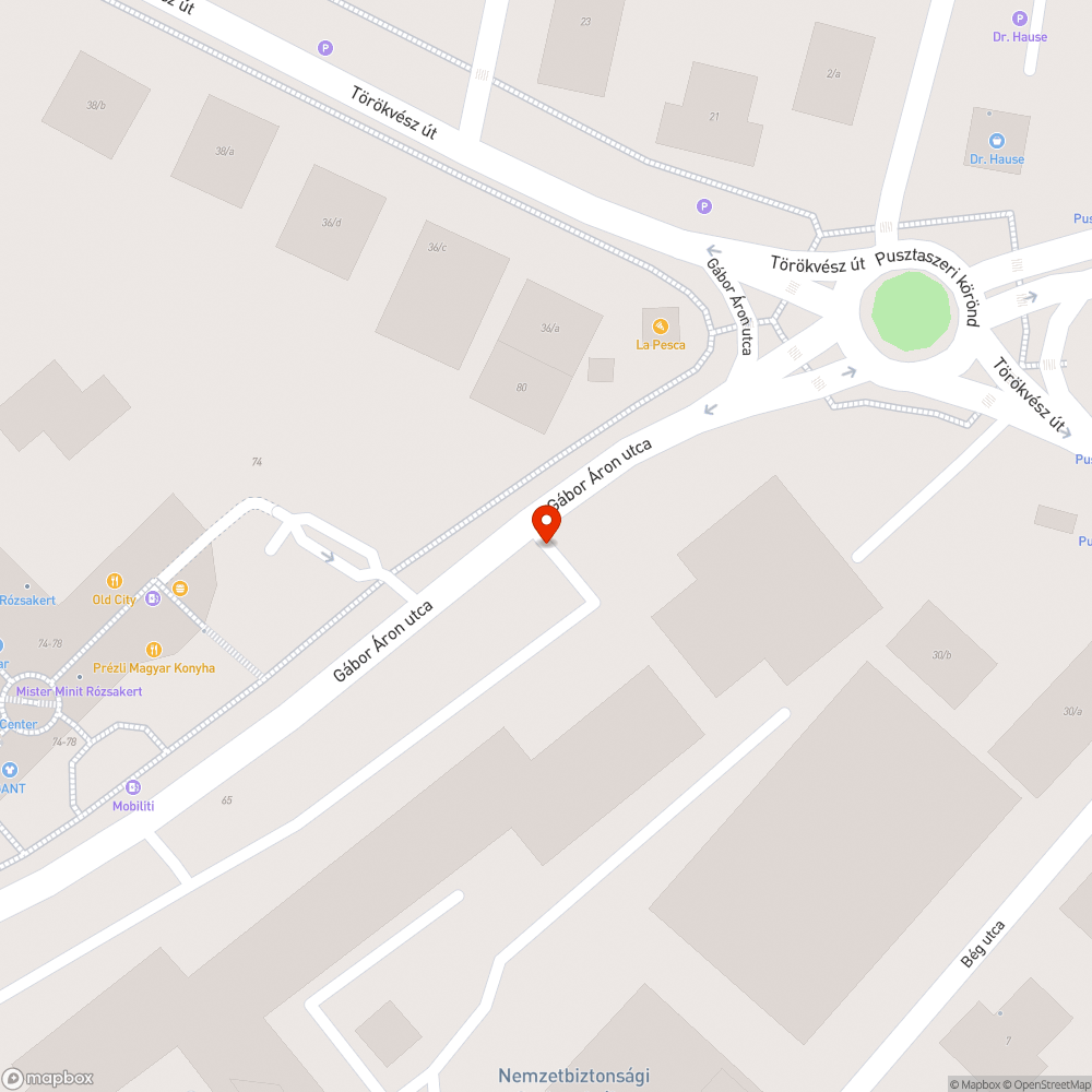 Beszakadt fedlap a fák között bejelentés helye