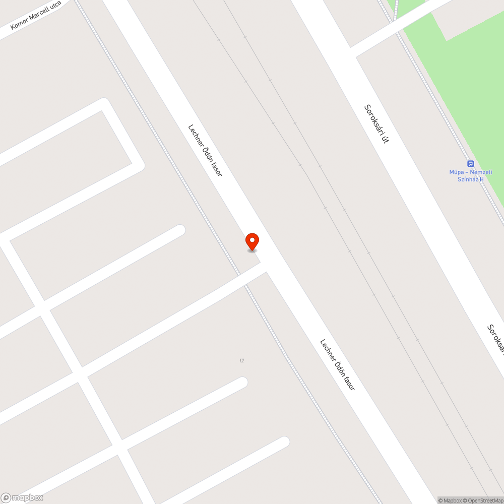 Felborított buszmegálló tábla a Lechner Ödön fasornál bejelentés helye