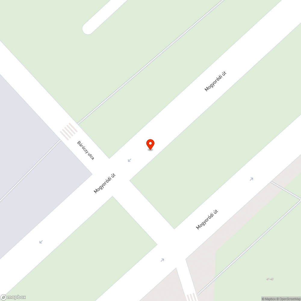 óriási nehezen észrevehető lyuk az út közepén (kerékpáros átvezetésnél) bejelentés helye