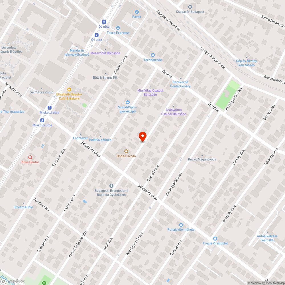 Kátyú közvetlenül a csatornafedél mellet bejelentés helye