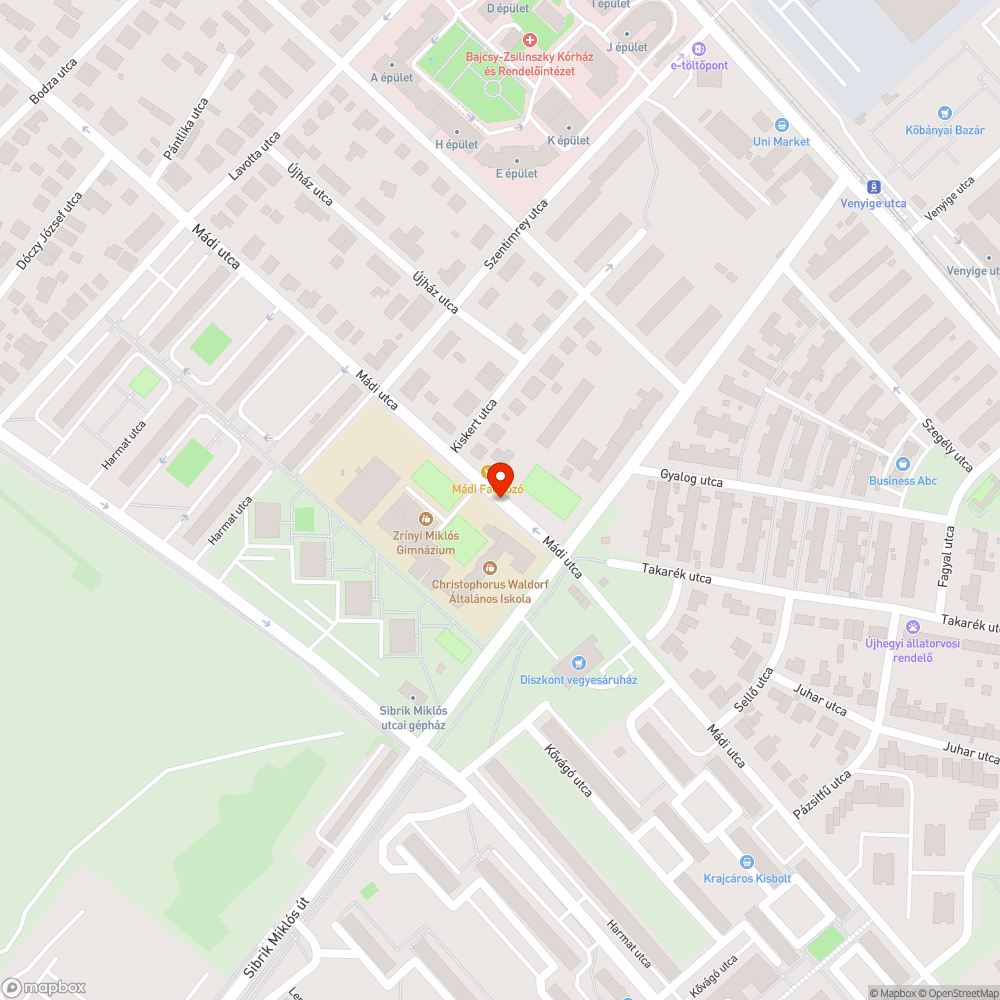 Láthatatlan "Főútvonal" jelzőtábla bejelentés helye