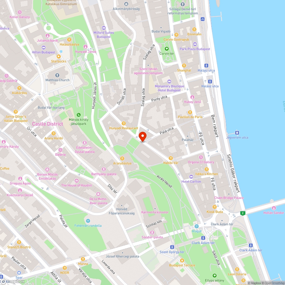 Nem karbantartott park, mocskos járda, kosz és szemét bejelentés helye