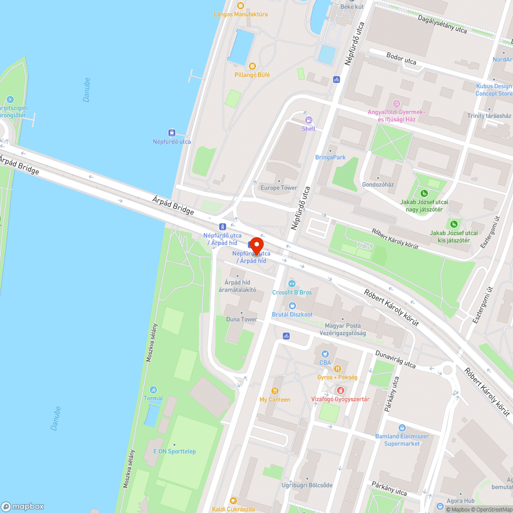 Nyitott és törött plakáttartó bejelentés helye