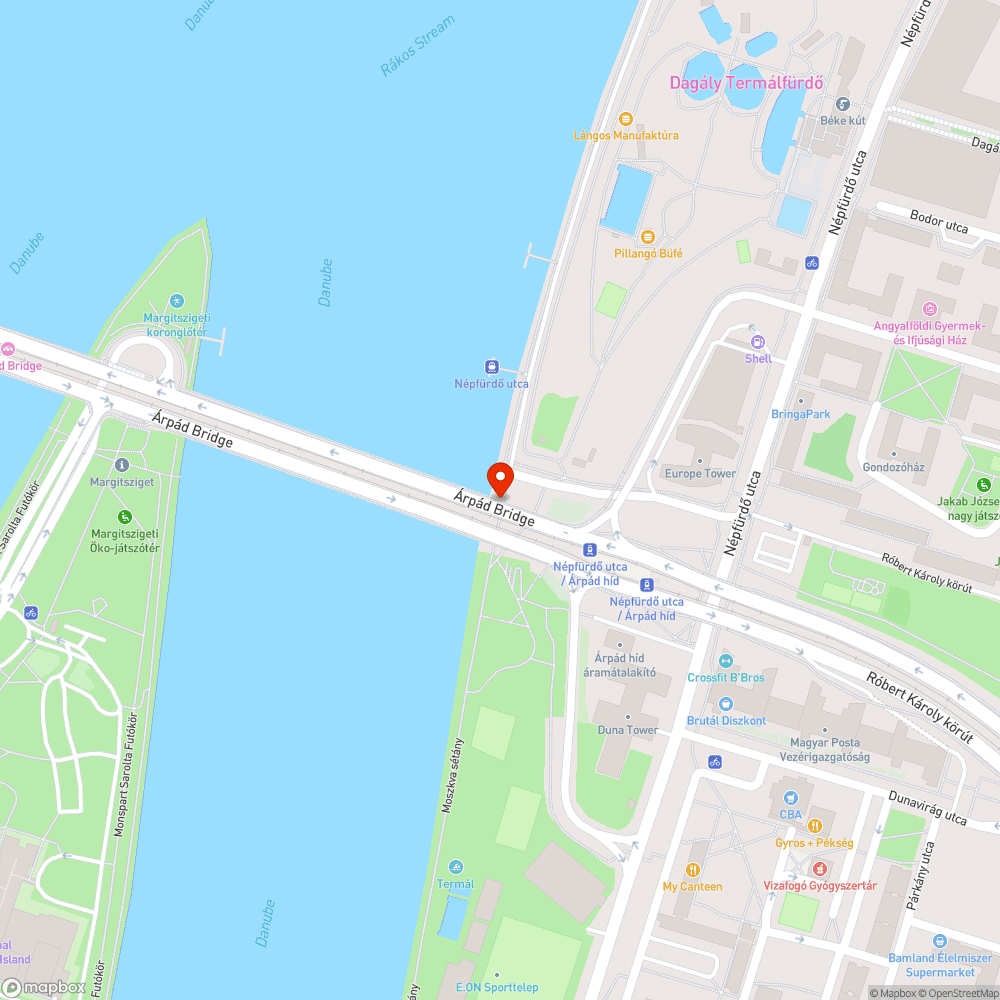 Kiszedett zászlórúd az Árpád hídon bejelentés helye