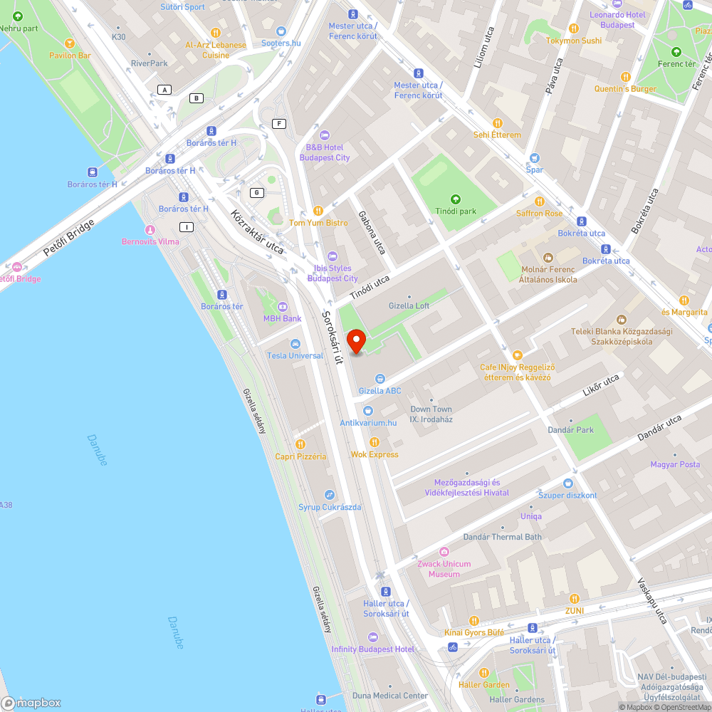 Hatalmas kátyú a busz és kerékpár sávban. bejelentés helye