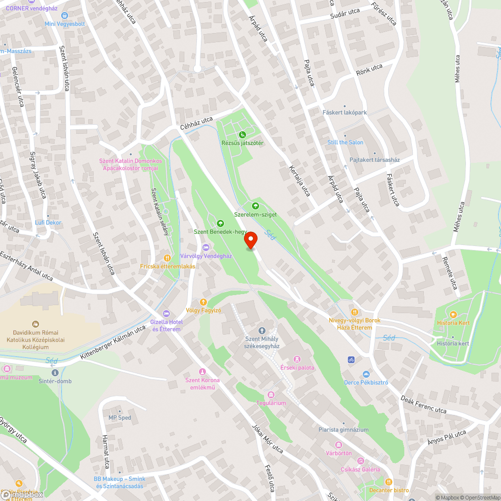 Szeméthalom a Benedek hegy oldalában az Úrkút utcán bejelentés helye