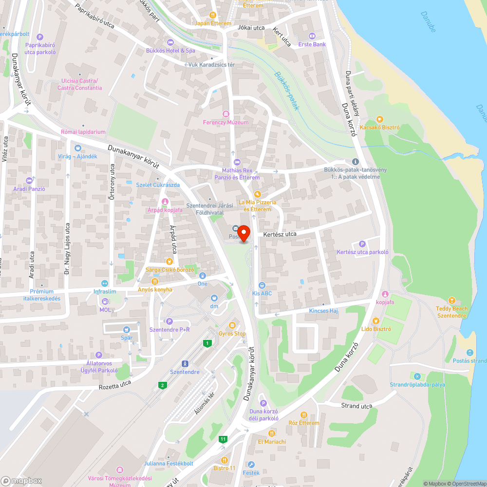 Sérült pad a Nagyposta előtti téren bejelentés helye