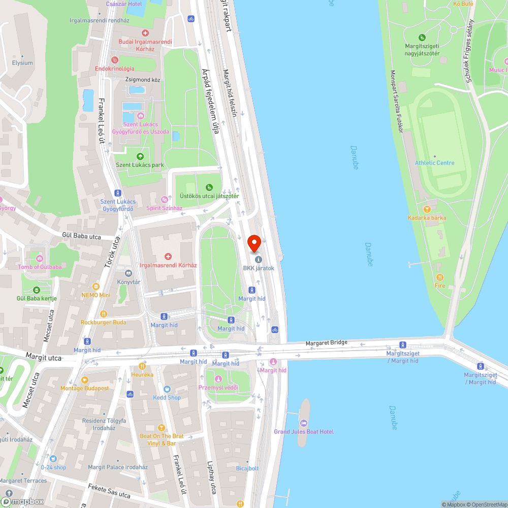 Kidöntött pollerek a  Margit híd, budai hídfő buszmegállónál bejelentés helye