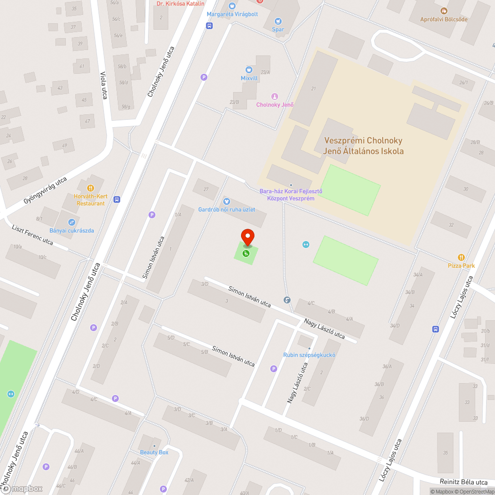 Játszótér mellet egy nagy km kő bejelentés helye