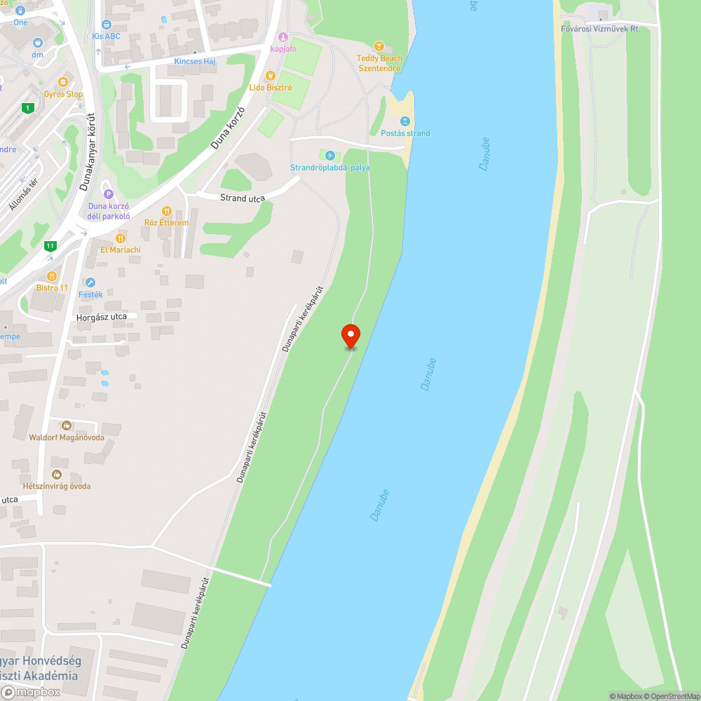 elhagyott, funkció nélküli, rozsdás stégváz a Duna-parton bejelentés helye