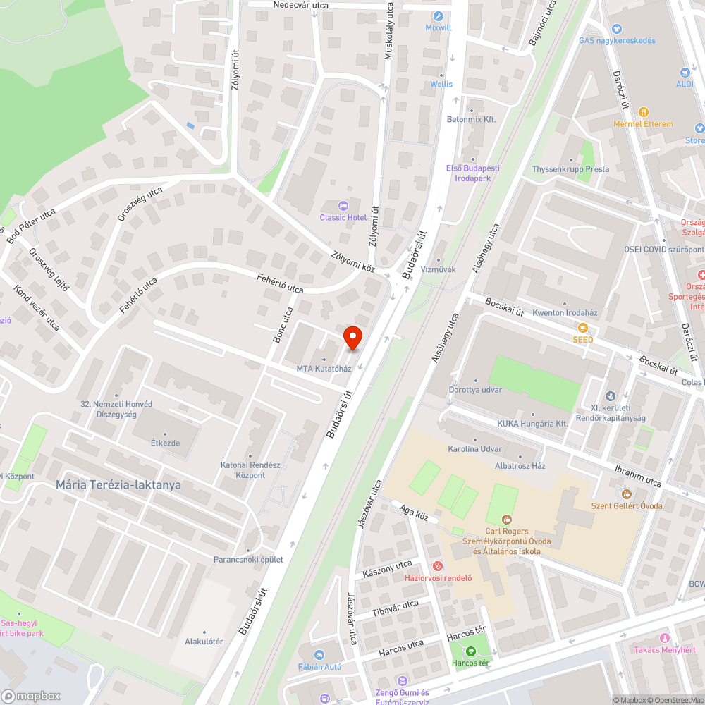 Tábla oszlopan autogumi bejelentés helye