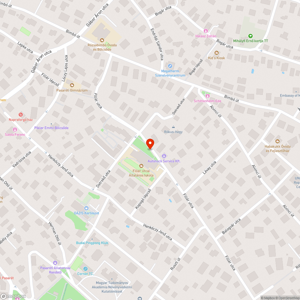 Hónapok óta elhagyatva parkol bejelentés helye