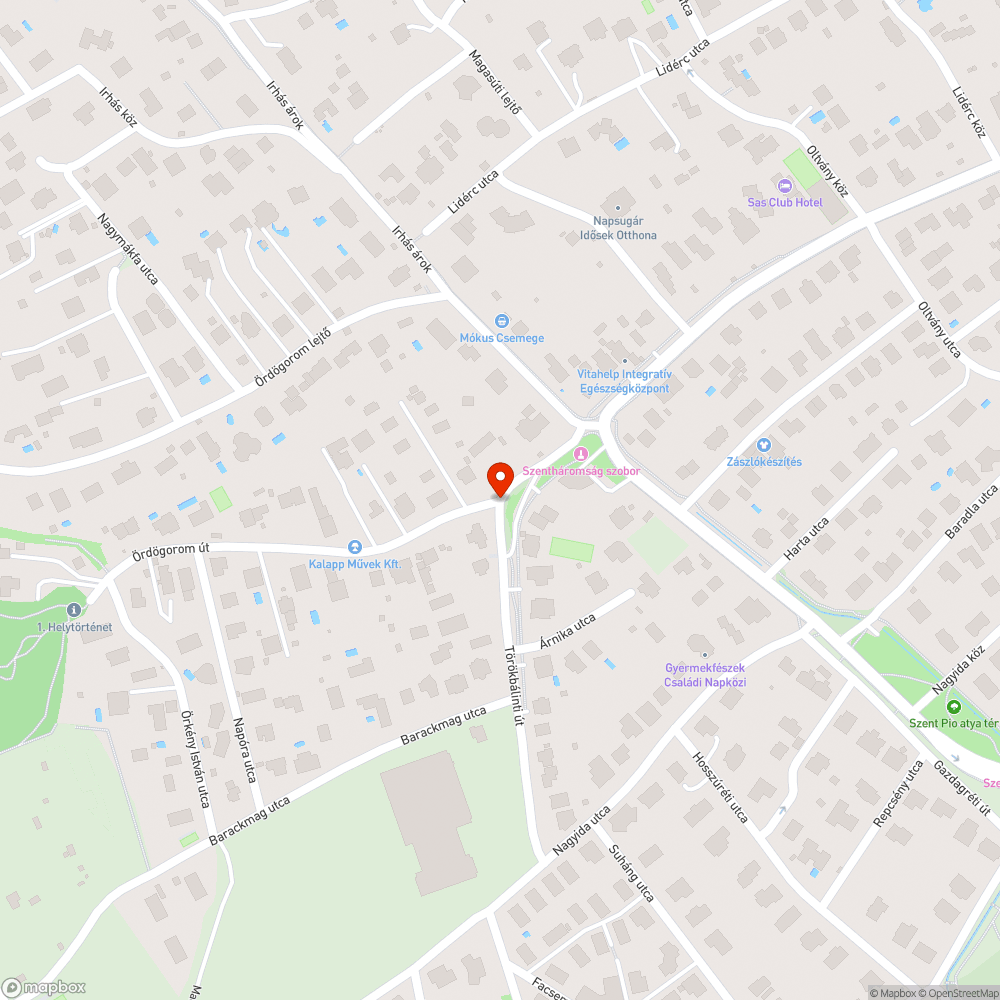 Méretes kátyú az út közepén bejelentés helye