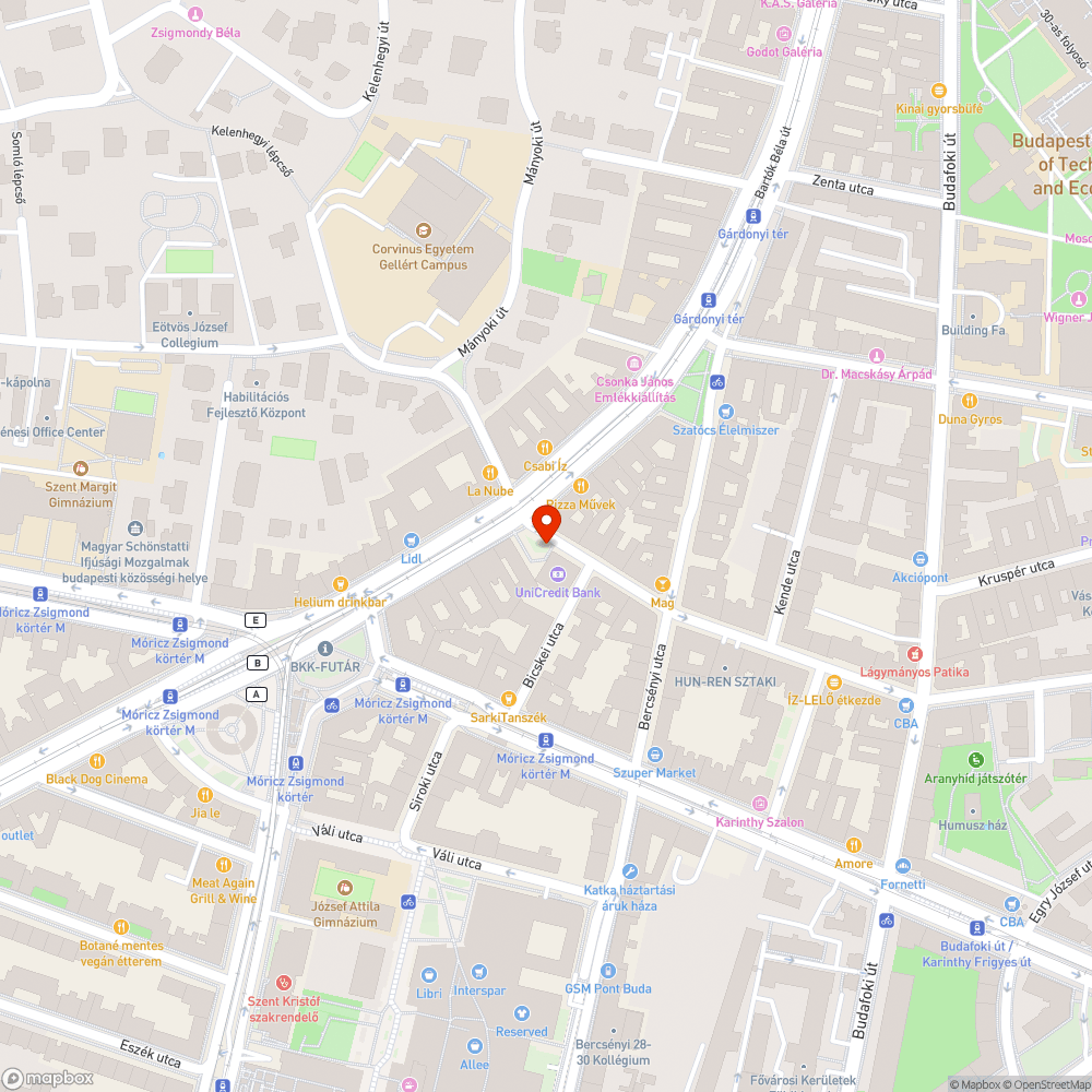 Kidőlt vagy kidöntött tábla oszlopa a járdán hever bejelentés helye