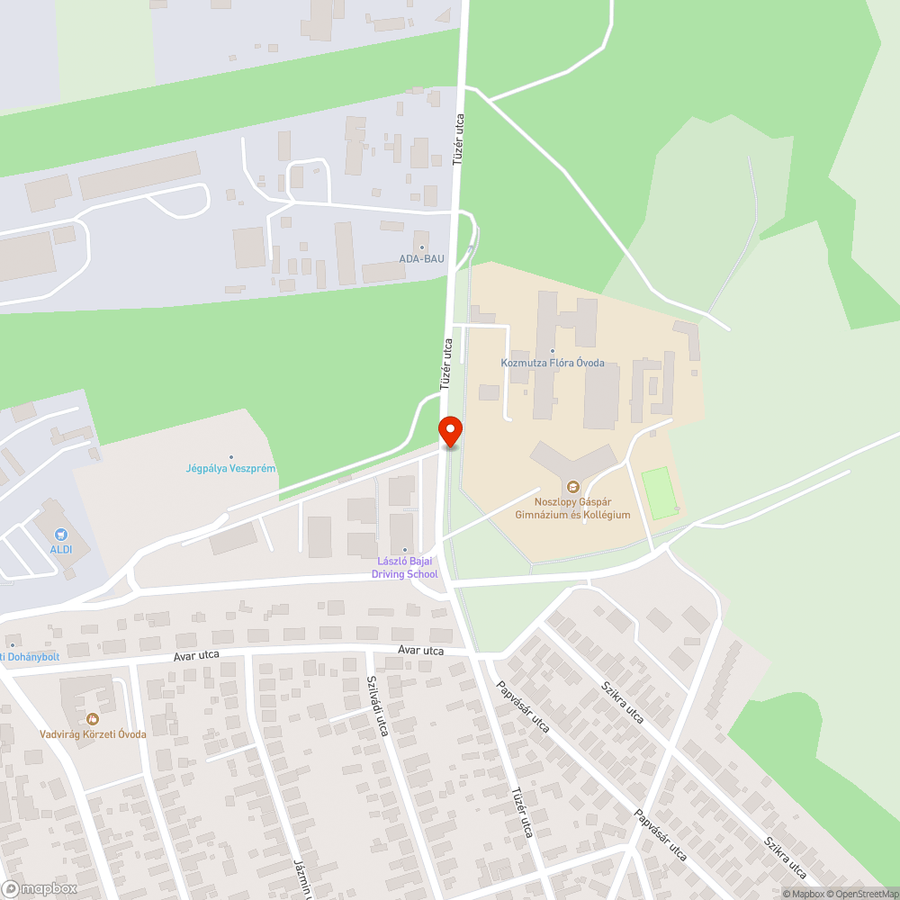 Nem világít a Noszlopy Gáspár Gimnázium és az épülő társasház közötti lámpa bejelentés helye