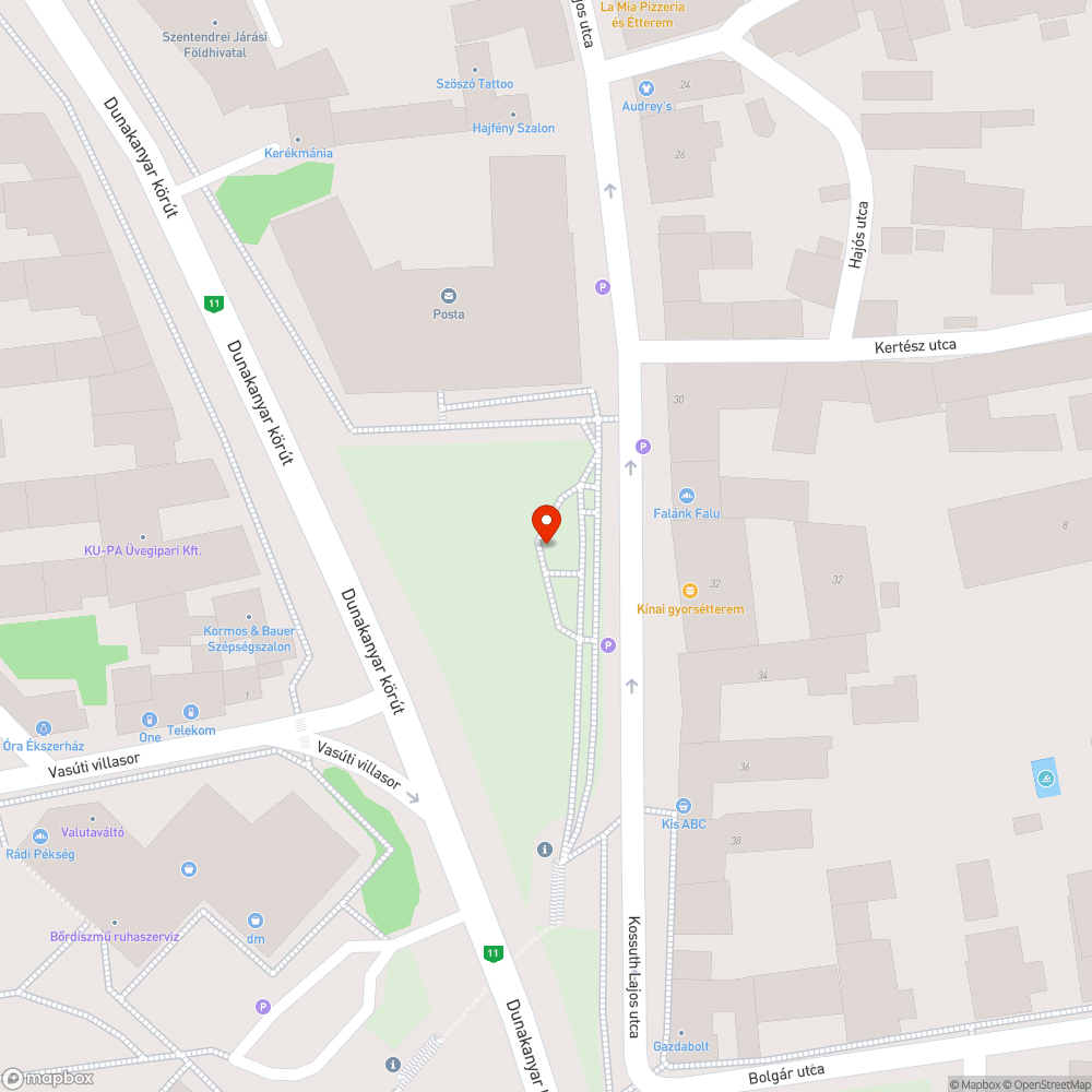 Posta előtti tér kukái, padjai bejelentés helye