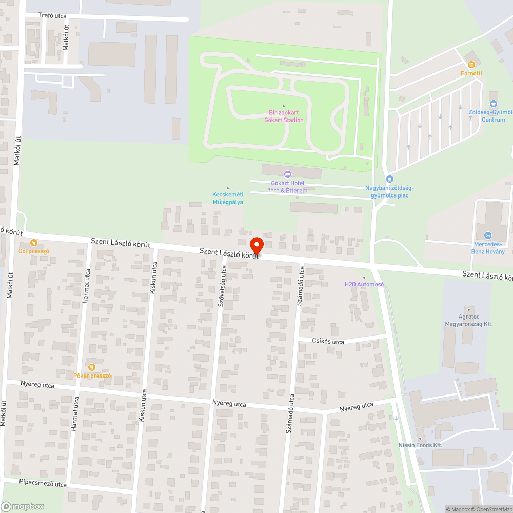 Alig látszó buszmegálló tábla a Szent László krt. megállóban bejelentés helye