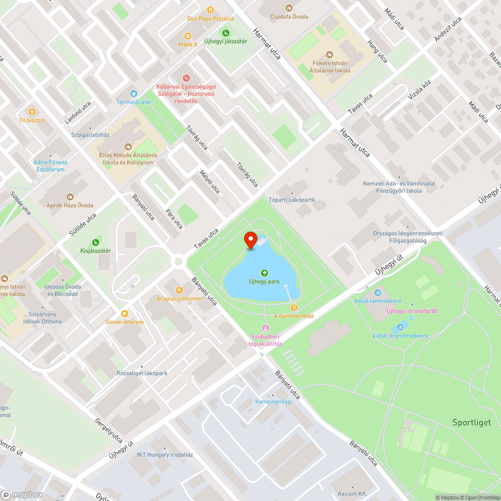 Hiányos, kopott padok a Mély-tónál bejelentés helye