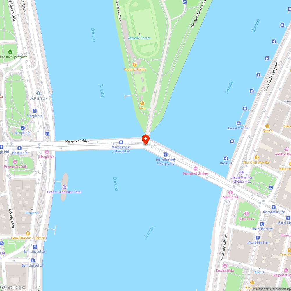 Gyalogátkelő lámpa matricával leragasztva bejelentés helye