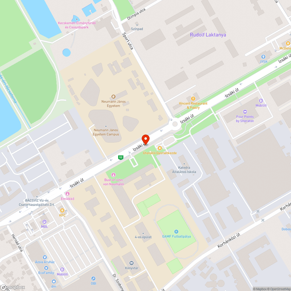 Rossz névvel ellátott utastájékoztató totemoszlop a GAMF megállóban bejelentés helye