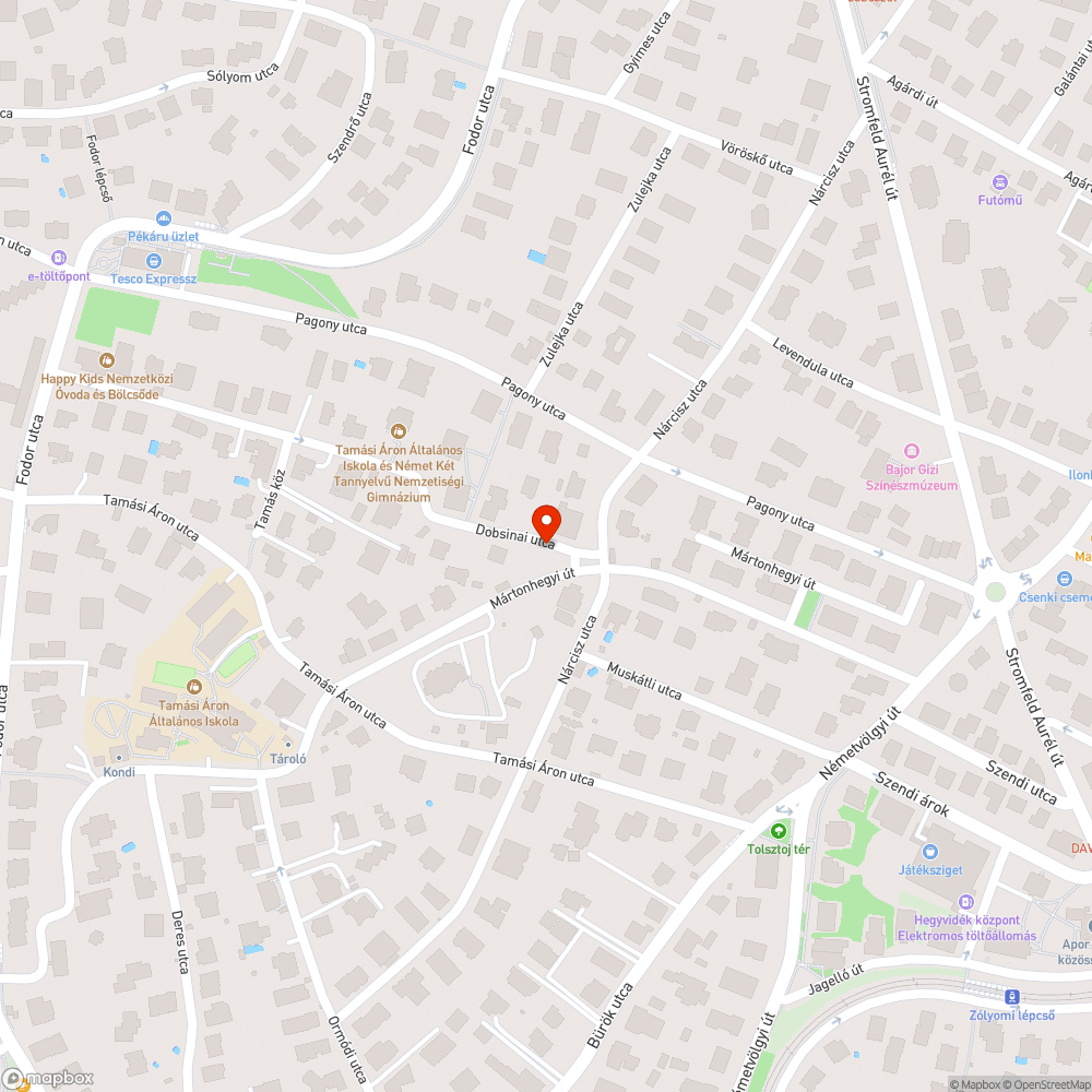 Hatalmas kátyúk nehezítik a parkolást bejelentés helye