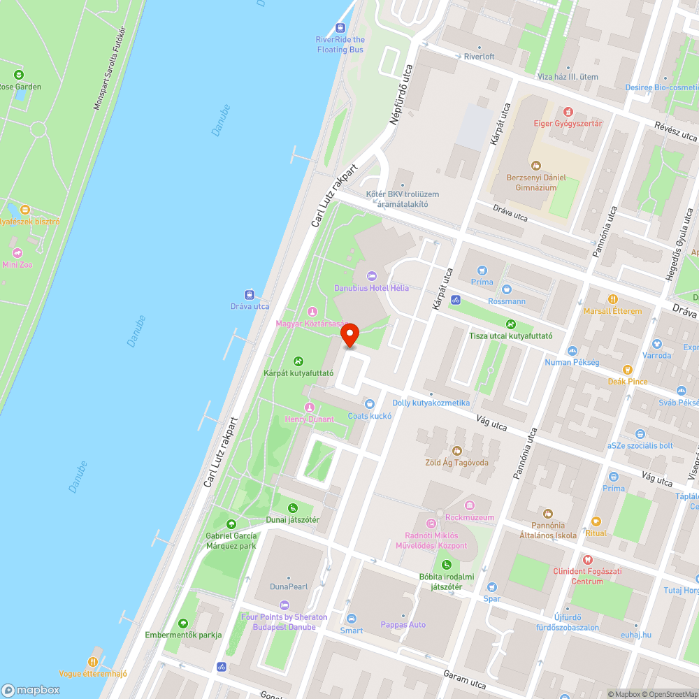 Botlásveszélyes járda a Hotel Hélia parkjánál bejelentés helye