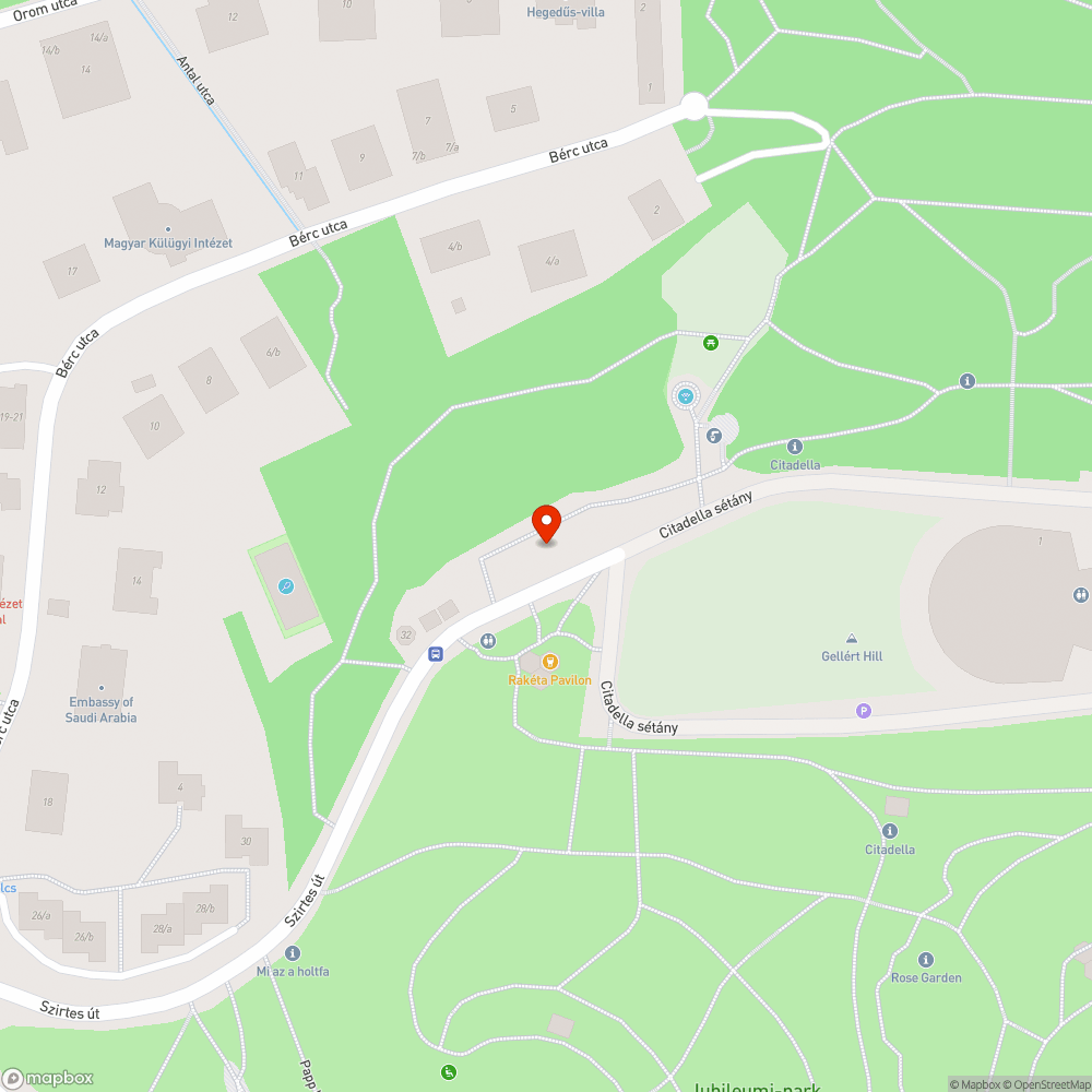 Citadellán a buszok parkolása bejelentés helye