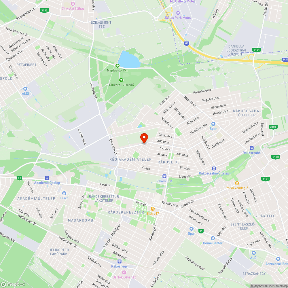 Megrongált pad, kidőlő félben lévő buszmegálló jelző tábla bejelentés helye