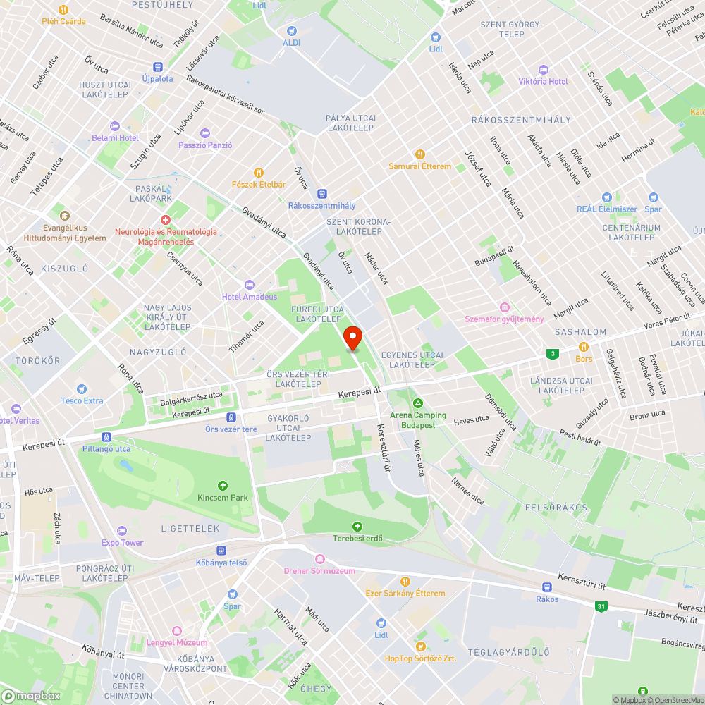 Parkolóból kikanyarodást zavaró autók a "zöld területen" bejelentés helye