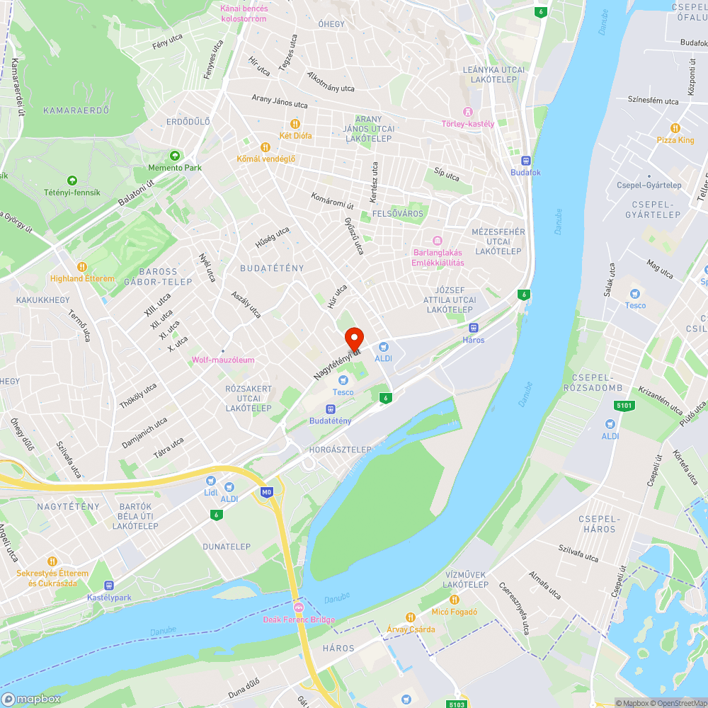 Mozgó, nyikorgó buszmegálló tábla bejelentés helye