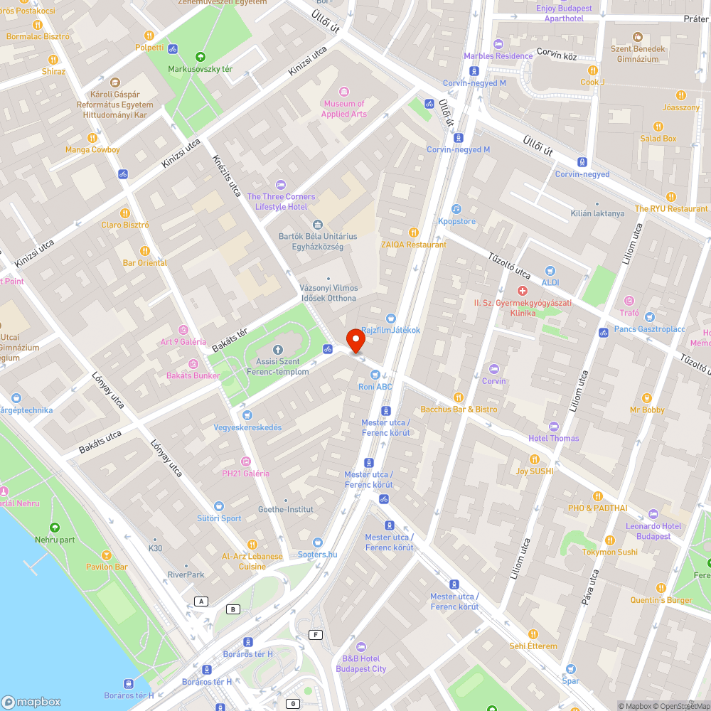 Eső utáni nagy méretű tócsa a járda mellett bejelentés helye