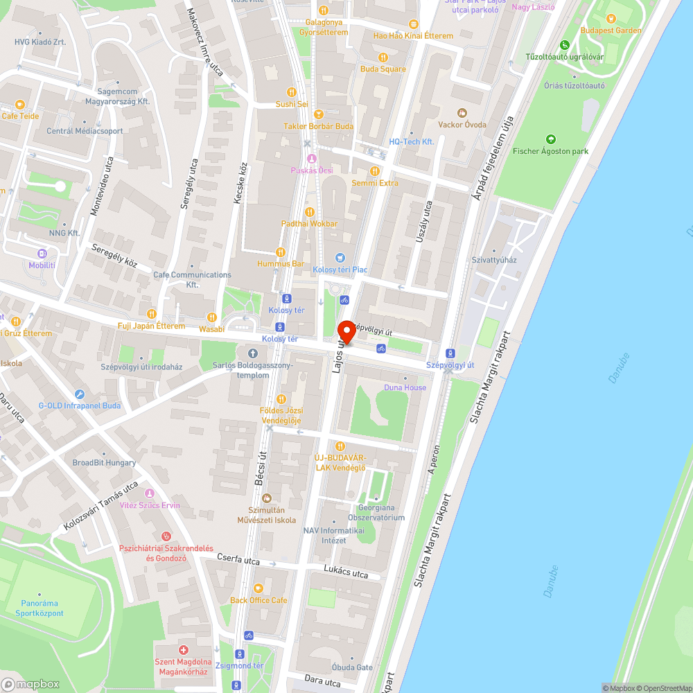 Síkos, csúszos, maszatos járda a Kolosy téren bejelentés helye