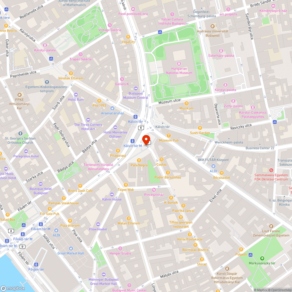 Kerezstben parkoló autókkal eltprlaszolt Kálvin tér bejelentés helye