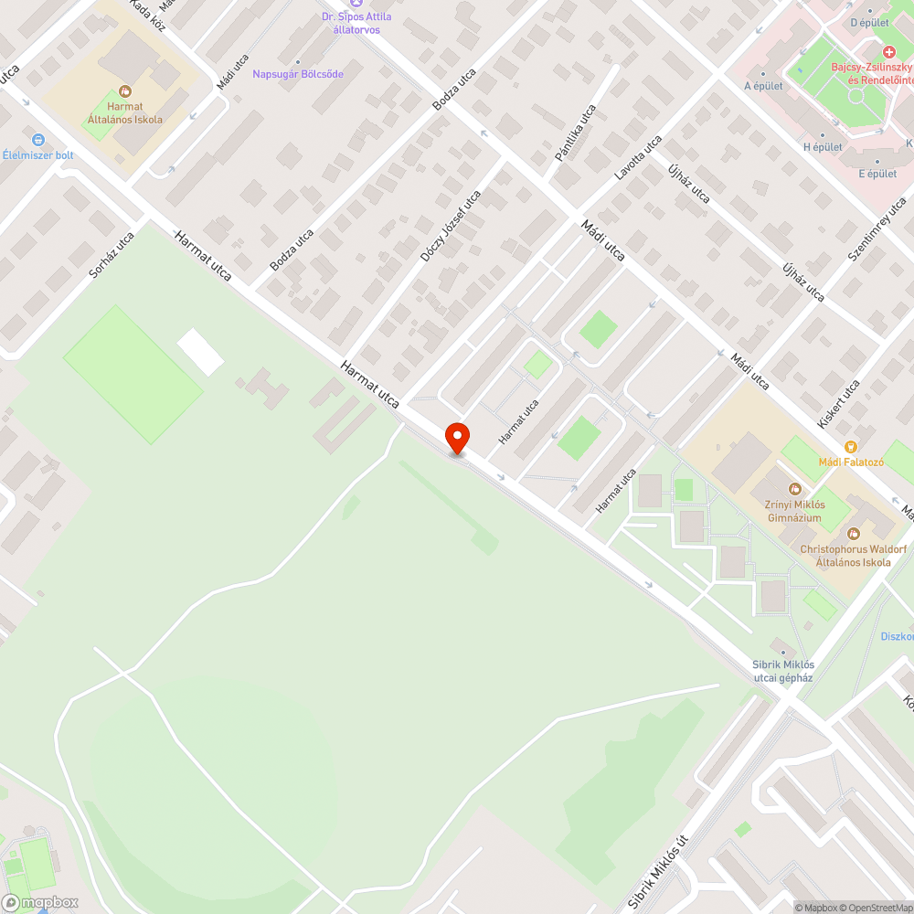 Buszmegálló táblái összefirkálva bejelentés helye