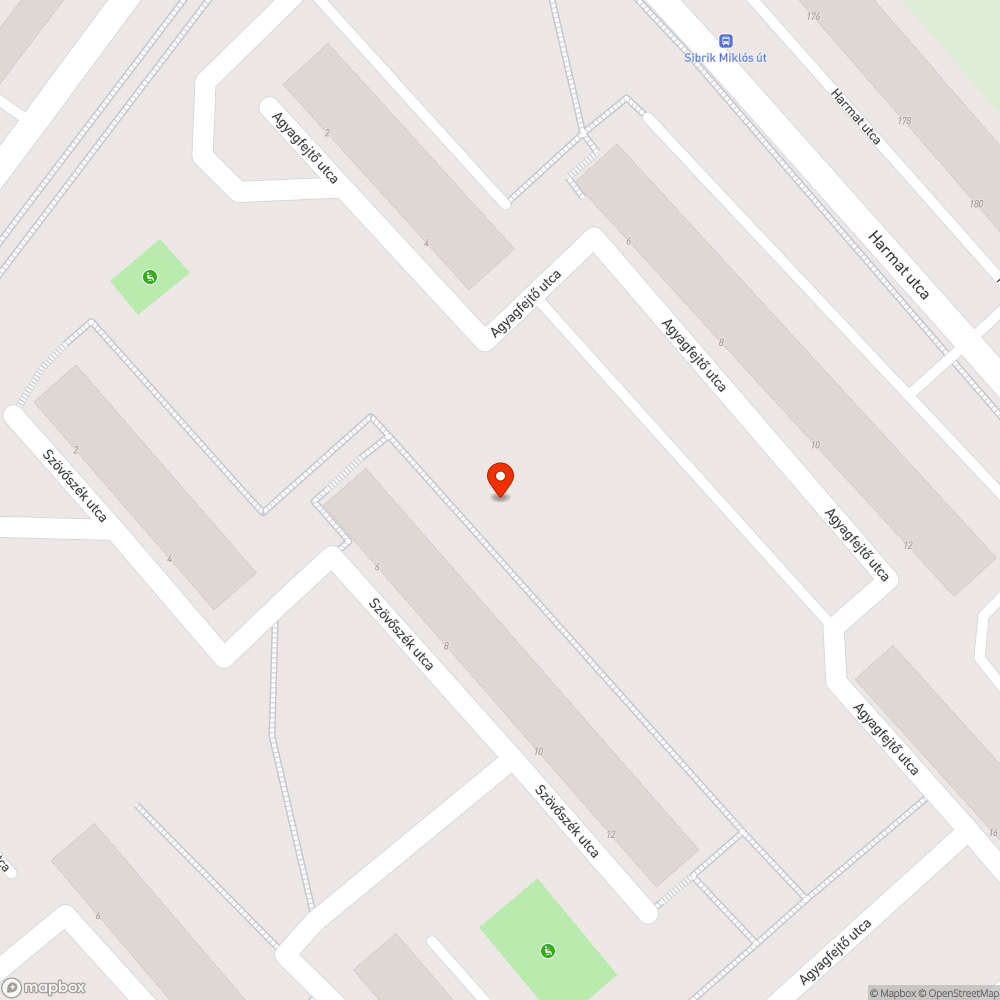 Betondarabok virítanak a fűben bejelentés helye