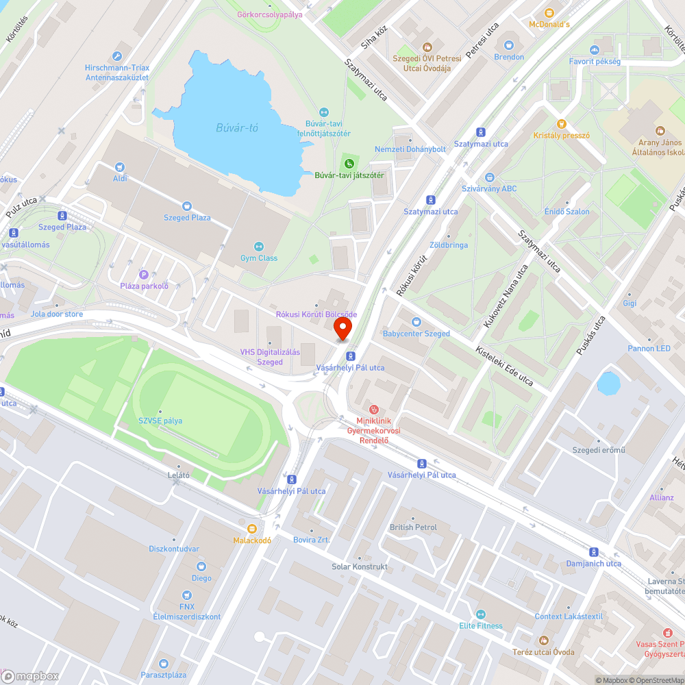 Teljesen kitakarják a fák az útjelző táblákat. bejelentés helye