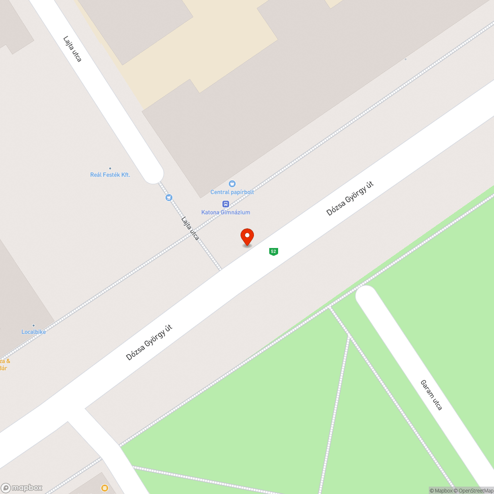 Bevert reklámtábla a Dózsa György úti buszmegállóban bejelentés helye