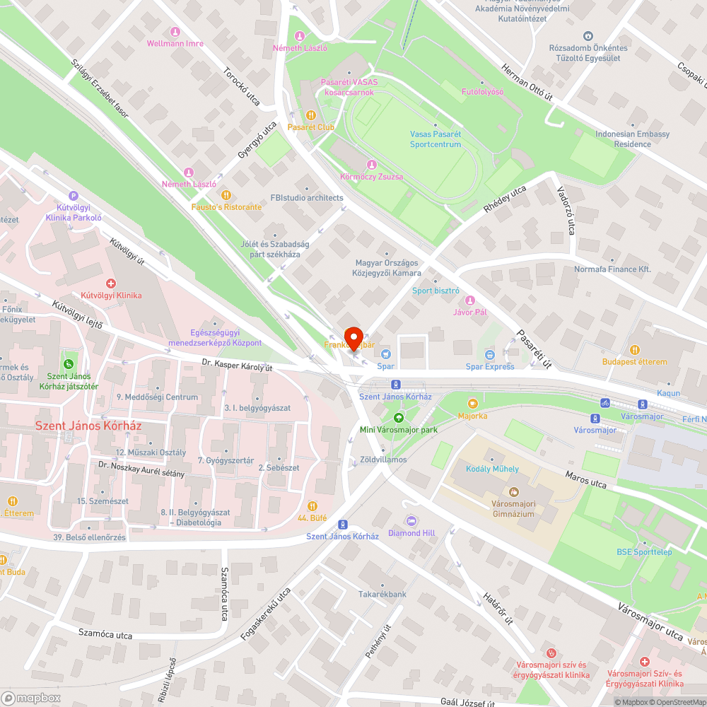 Meghajlott KRESZ táblák a Szilágyi Erzsébet fasornál bejelentés helye