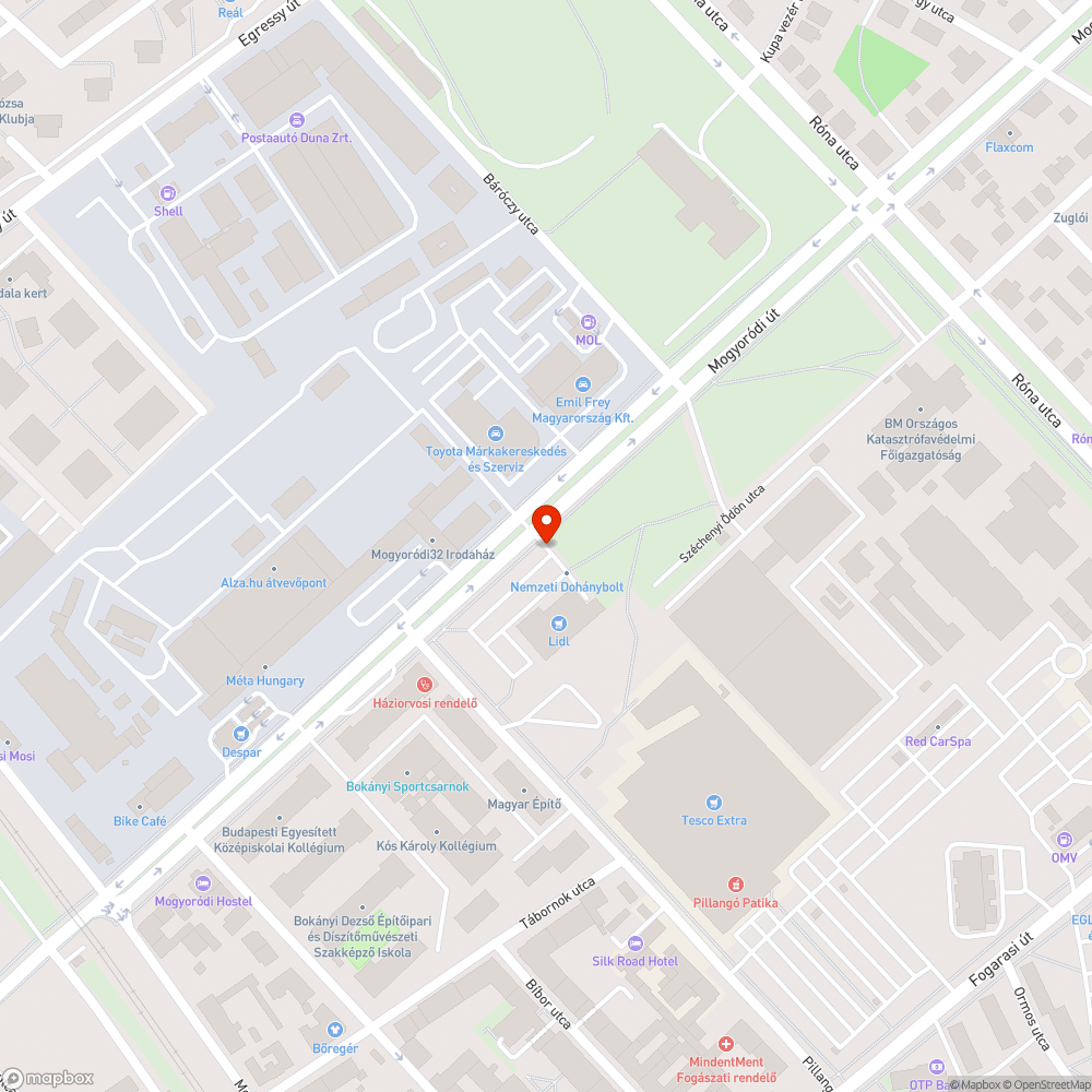 Elkopott fedlap a járdán kiálló fémcsonkokkal bejelentés helye