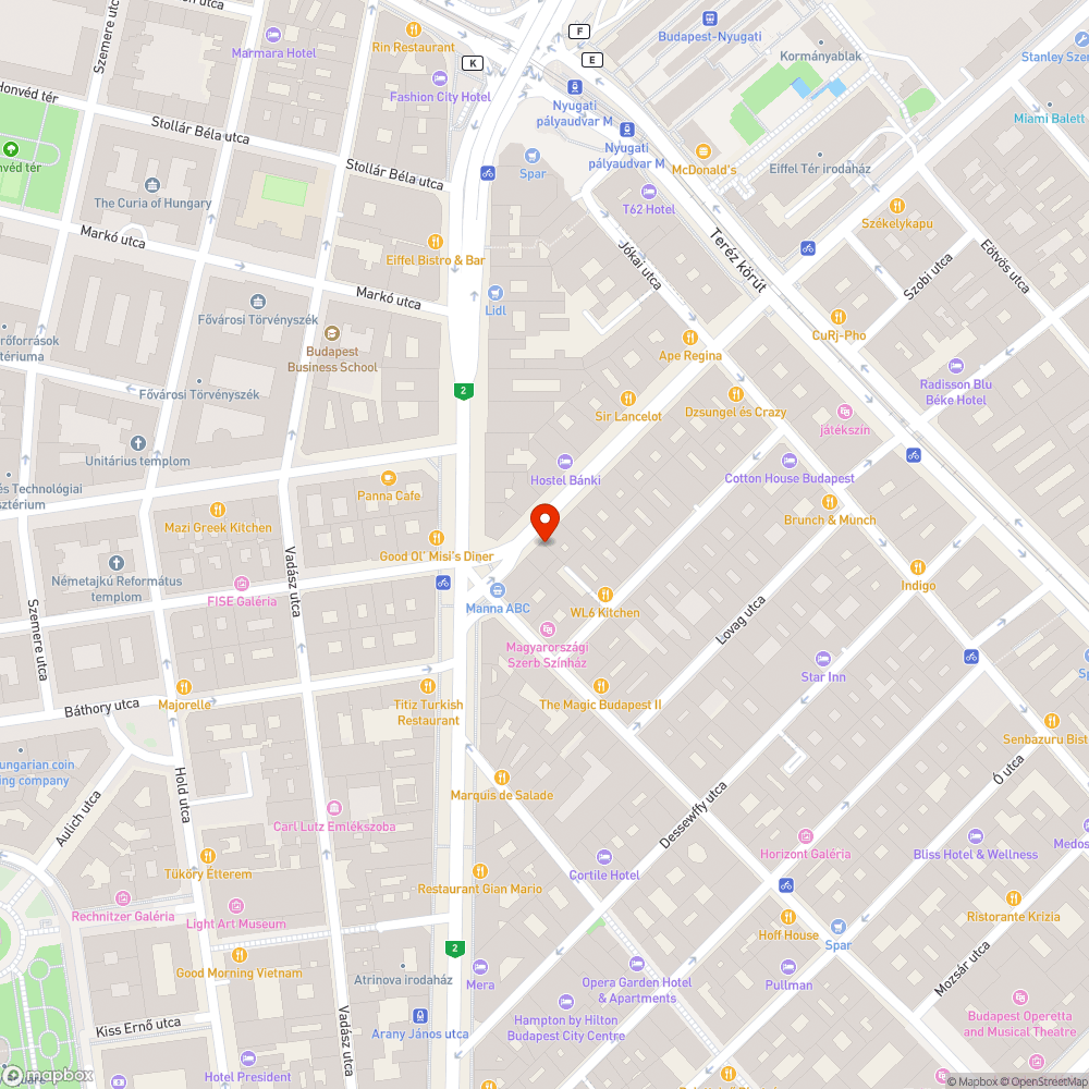 Kőtörmelékek az útszélen a Podmaniczky utcában. bejelentés helye