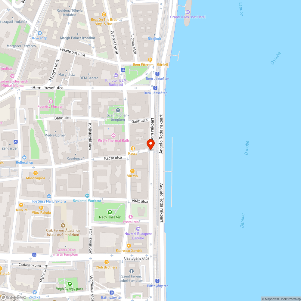 Félreérthető, hogy a gyalogos és a kerékpáros lámpa egymás alatt mást mutat bejelentés helye