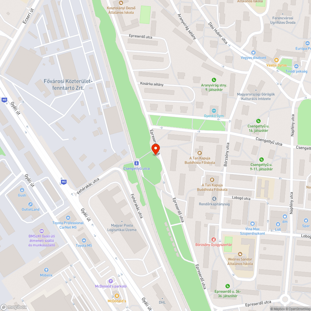 Összefirkált hangosbemondók bejelentés helye