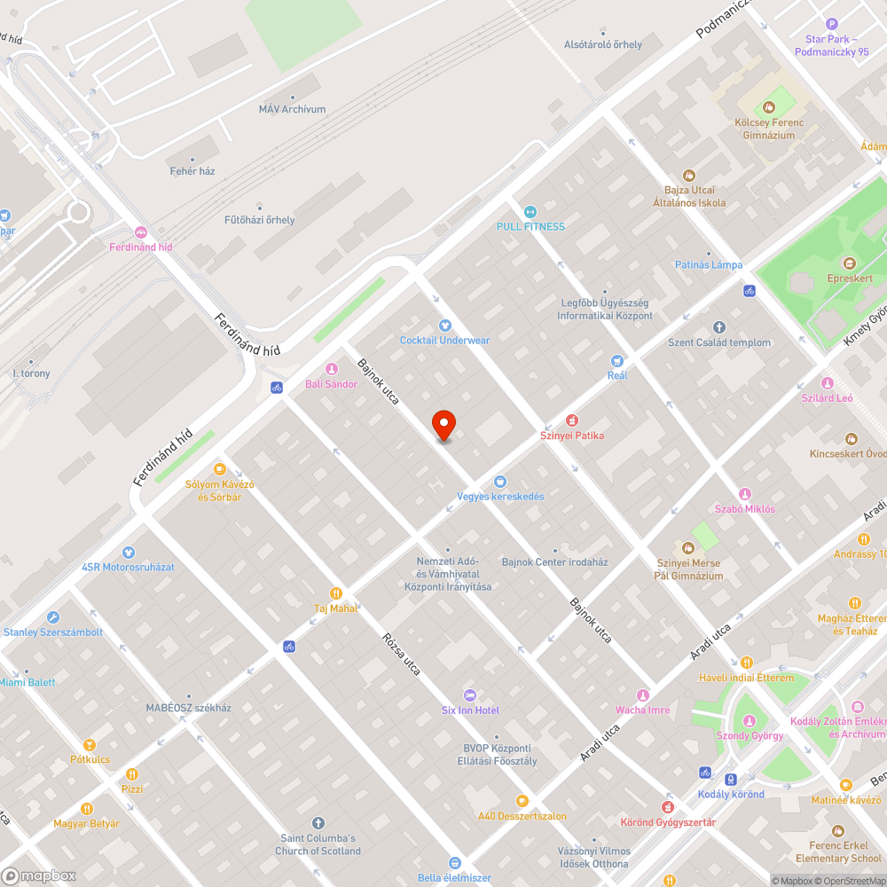 Szükségtelen parkolási felület a Bajnok utcai járdán bejelentés helye