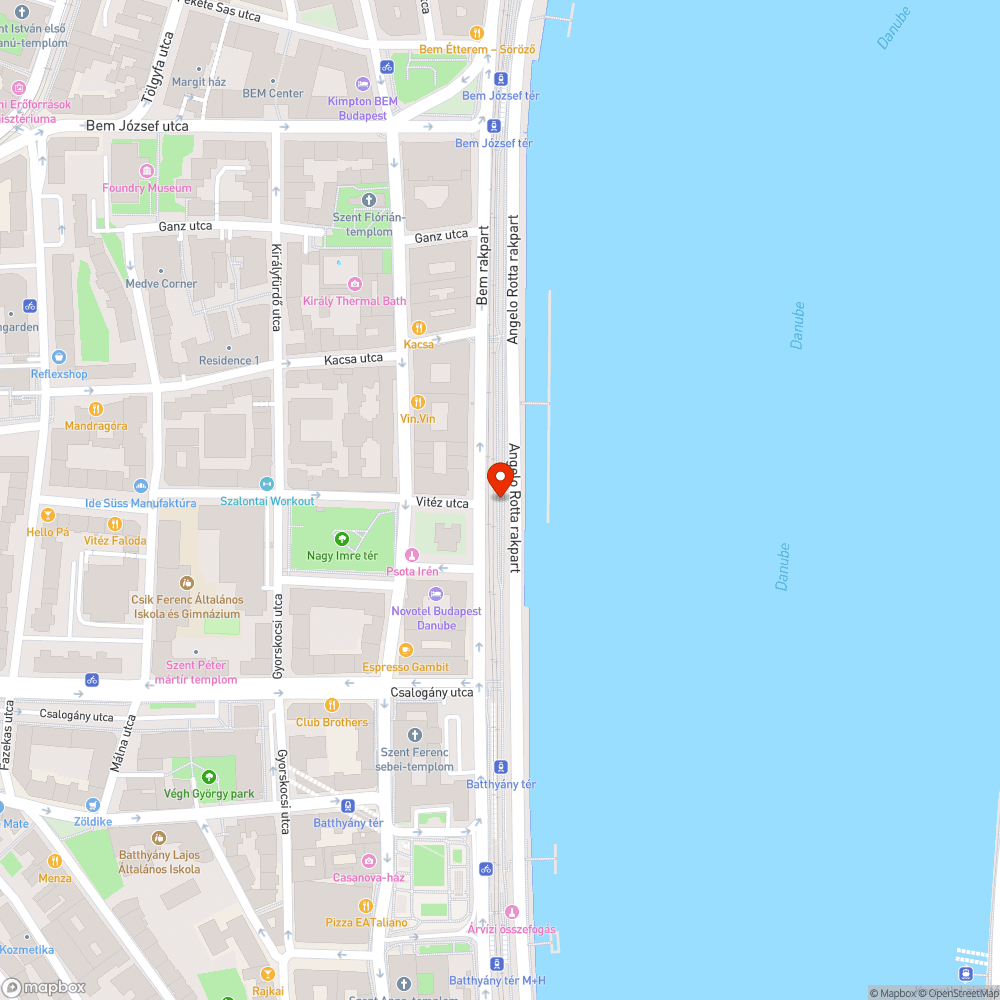 Kidőlő korlát a fonódó villamos mellett bejelentés helye