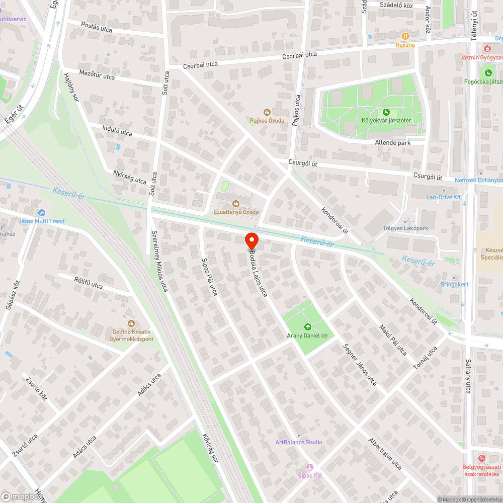 Fára fúrt közlekedési jelzőtábla bejelentés helye