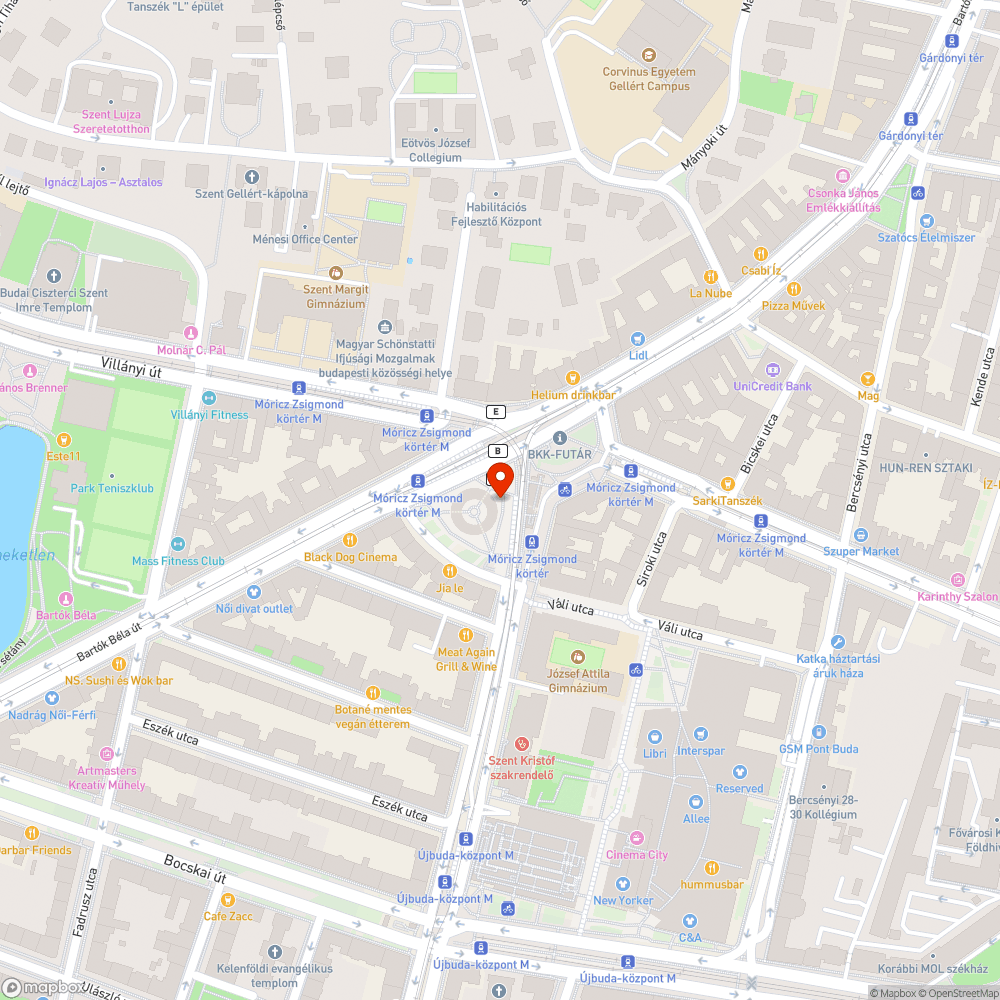 Firkás, kopott padok a téren bejelentés helye