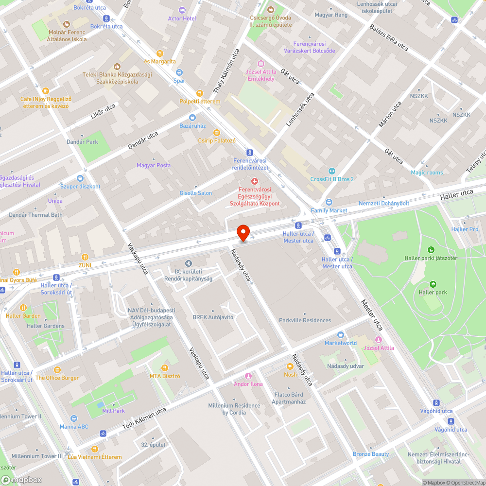 Építkezés mellett keskeny járda bejelentés helye